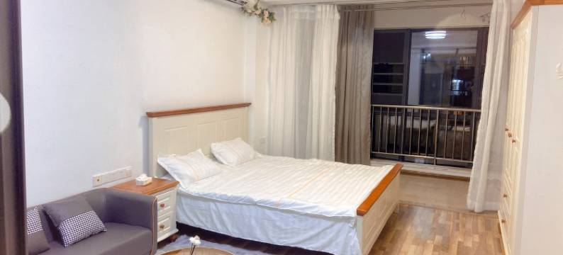 房东小郑公寓(高架桥景观路分店)图片