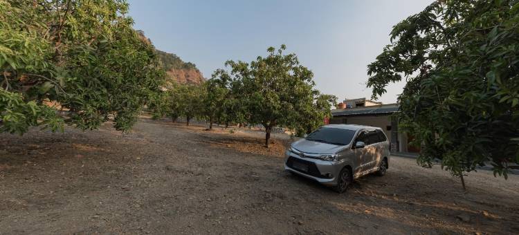 红多兹酒店-近西勒图苏卡布米(RedDoorz Near Ciletuh Sukabumi)图片