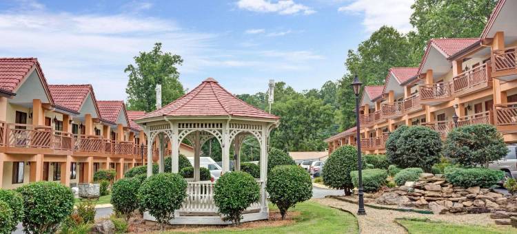 加特林堡市中心速8酒店及会议中心(Super 8 by Wyndham Downtown Gatlinburg at Convention Center)图片