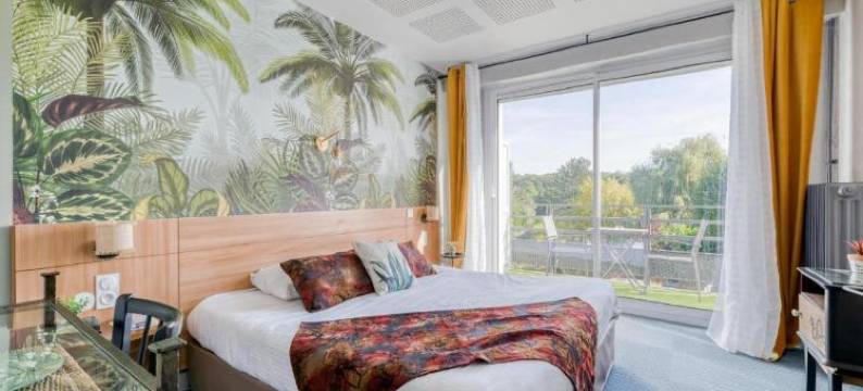 洛吉斯拉梅松卡雷酒店(Logis Hotel Maison Carrée Restaurant O Carré DArt)图片