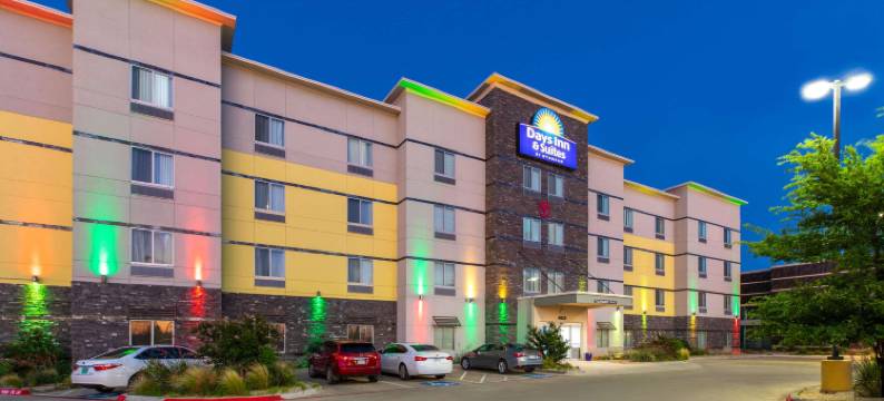 拉伯克医疗中心温德姆戴斯套房酒店(Days Inn & Suites by Wyndham Lubbock Medical Center)图片