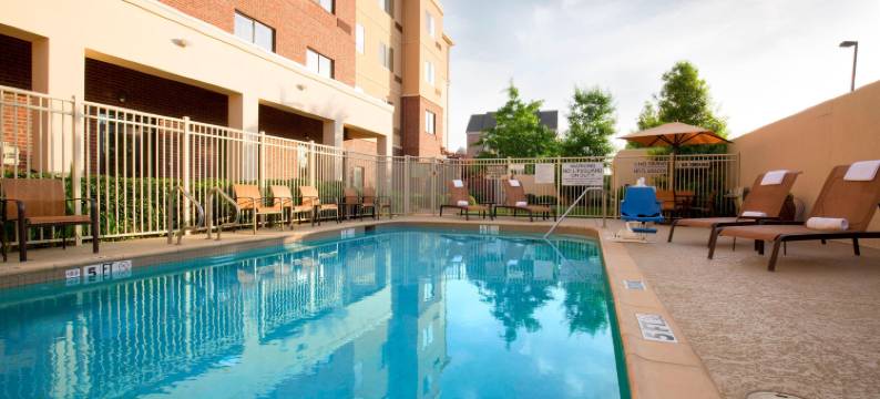 达拉斯阿林顿南万怡酒店(Courtyard Dallas Arlington South)图片