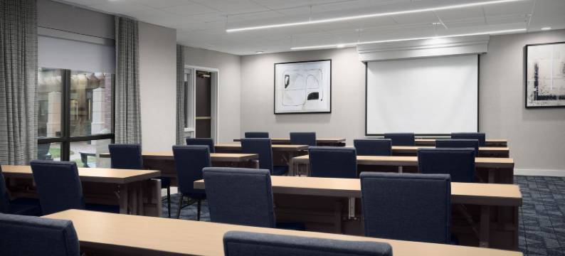 达拉斯艾迪生/科洛路万怡酒店(Courtyard Dallas Addison/Quorum Drive)图片