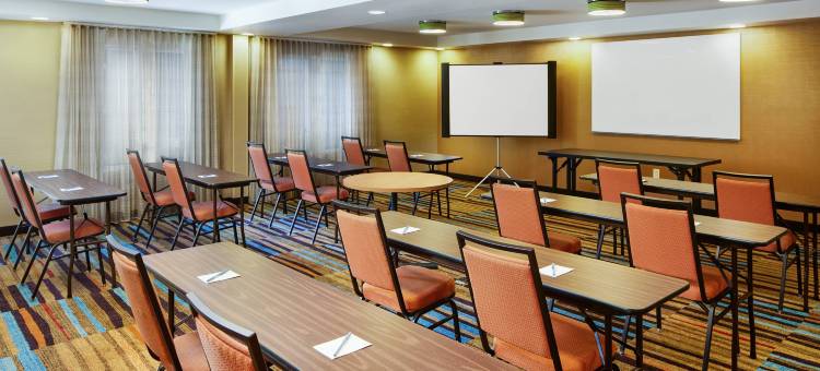 普莱恩维尔万枫套房酒店(Fairfield Inn & Suites Plainville)图片