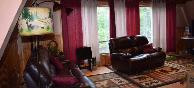Charming and Spacious A-Frame minutes from James Creek Launch - Raystown Lake图片