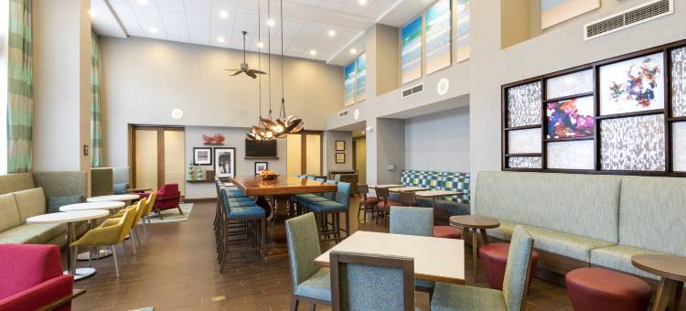 迈尔斯堡欢朋酒店及套房(Hampton Inn & Suites Fort Myers-Colonial Blvd.)图片