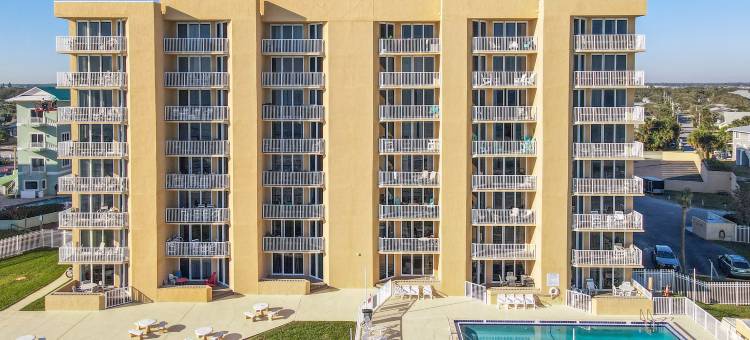 Poolside Access and Ocean Views - Charming Coastal Escape图片