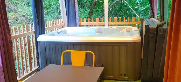 铁之天使(La Cabane Enchanteresse)图片