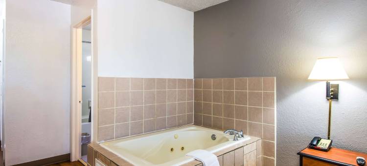 依可诺奇套房温泉汽车旅馆(Motel 6 Hot Springs, AR)图片