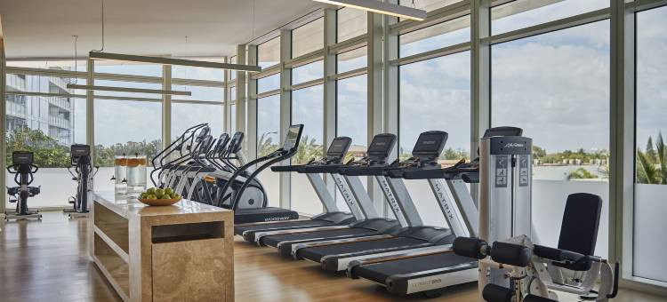 佛罗里达瑟夫赛德滑浪俱乐部四季酒店(Four Seasons Hotel at the Surf Club, Surfside, Florida)图片