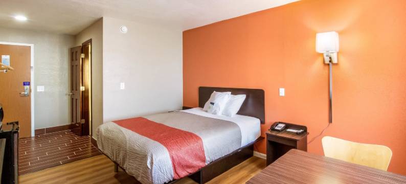 俄亥俄州罗斯福德 6 号汽车旅馆(Motel 6 Rossford, Oh)图片