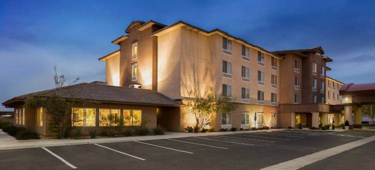 巴斯托假日酒店及套房(Holiday Inn & Suites Barstow)图片