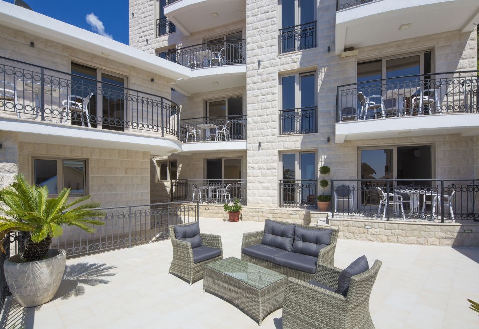 Apartments Jovan Hotel Overview