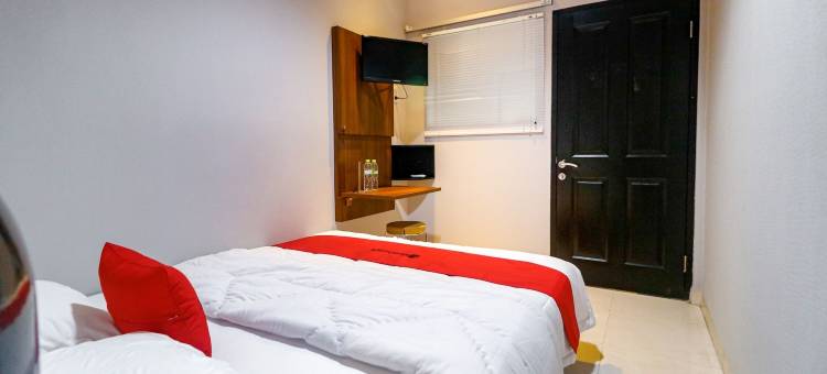 红多兹酒店-近雅加达橘园(RedDoorz Near Kebon Jeruk Jakarta)图片