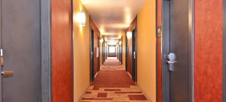 克拉克马斯套房旅馆(Clackamas Inn and Suites)图片