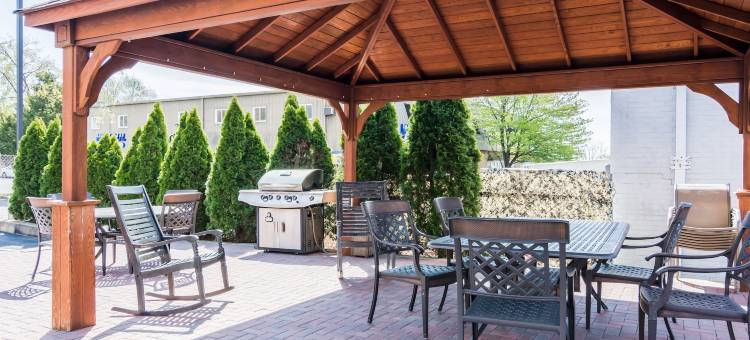 安德鲁斯联合基地舒适酒店(Comfort Inn at Joint Base Andrews)图片