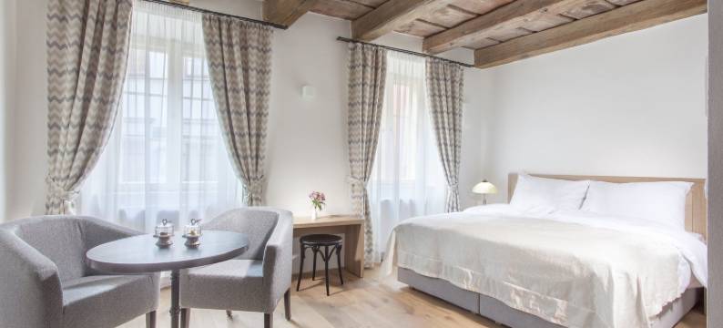 白色百合酒店(Hotel At the White Lily)图片