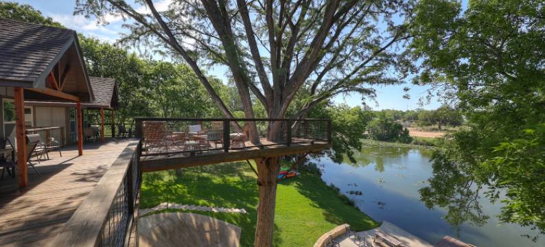 树顶河小屋(Treetop River Cabins on the Guadalupe River)图片