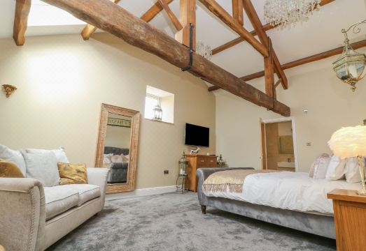 Snave Barn Hotel Overview