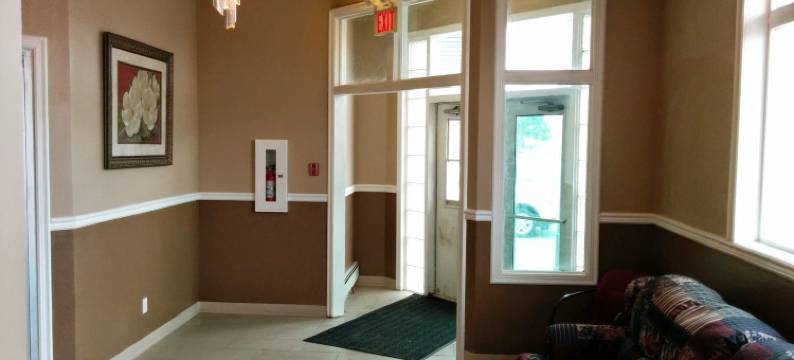 邦尼维尔酒店(Bonnyville Hotel)图片