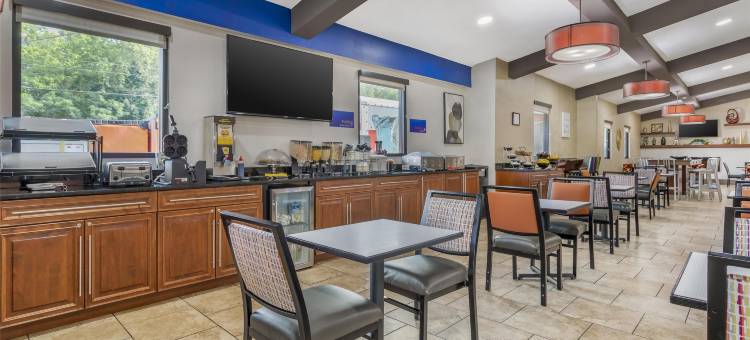 阿什维尔巴的摩尔东部贝斯特韦斯特酒店(Best Western Asheville Tunnel Road)图片