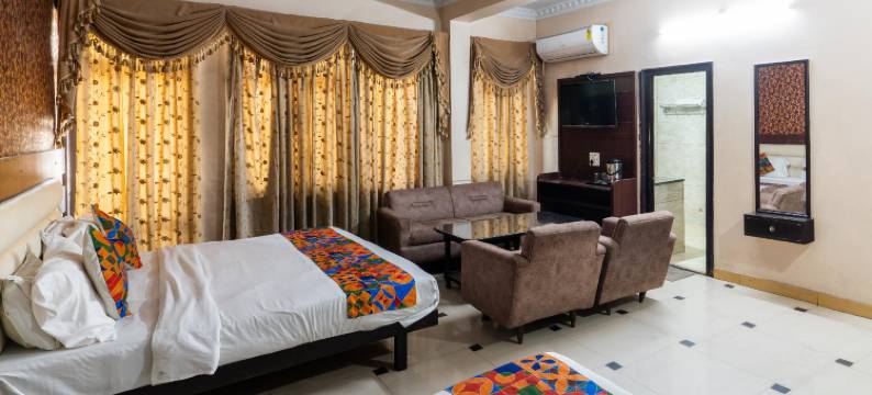 普拉米拉·酒店(FabHotel Pramila Inn)图片