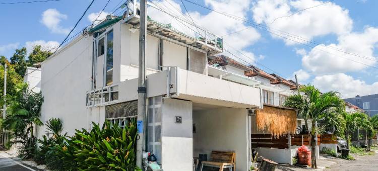 红门酒店-近努沙杜瓦巴厘岛旅游理工学院(RedDoorz near Politeknik Pariwisata Nusa Dua Bali)图片