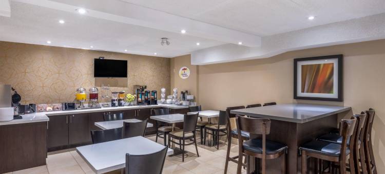 多伦多东速8酒店(Super 8 by Wyndham Toronto East on)图片