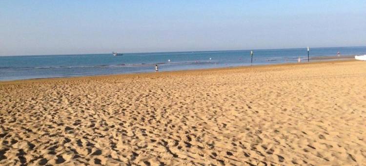 Relaxing Coastal Stay in Lido Altanea图片