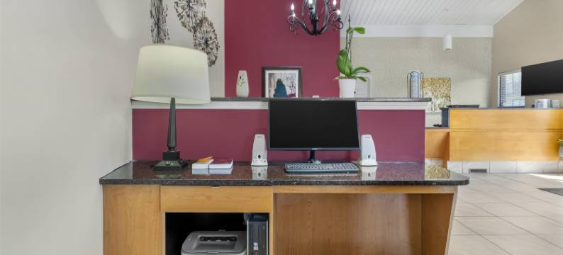 乡村斯奎尔贝斯特韦斯特酒店(Best Western Winchester Hotel)图片