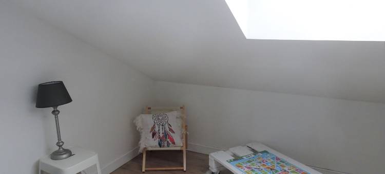 Unusual duplex with garden图片