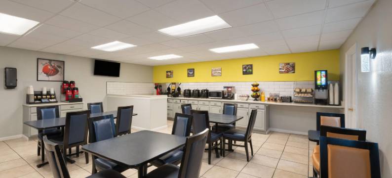 湖城速8酒店(Super 8 by Wyndham Lake City)图片