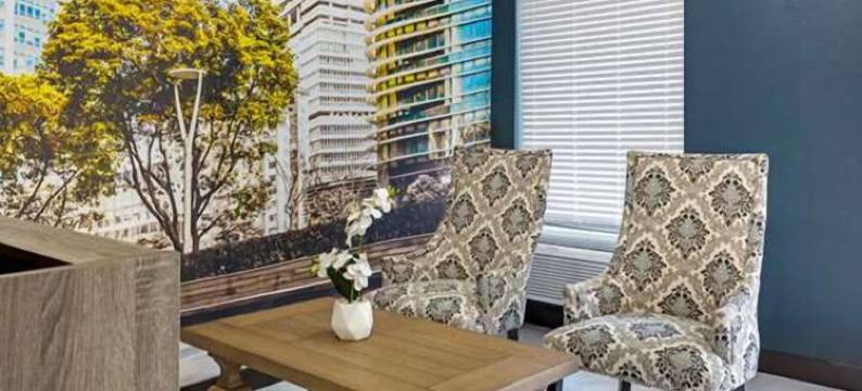 郊区酒店罗利 - 蟹树谷(Suburban Studios Raleigh - Crabtree Valley)图片