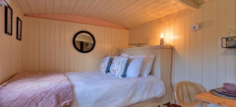 北安普敦郡靠近科茨沃尔德的豪华露营(Glamping in Northamptonshire Near Cotswolds)图片