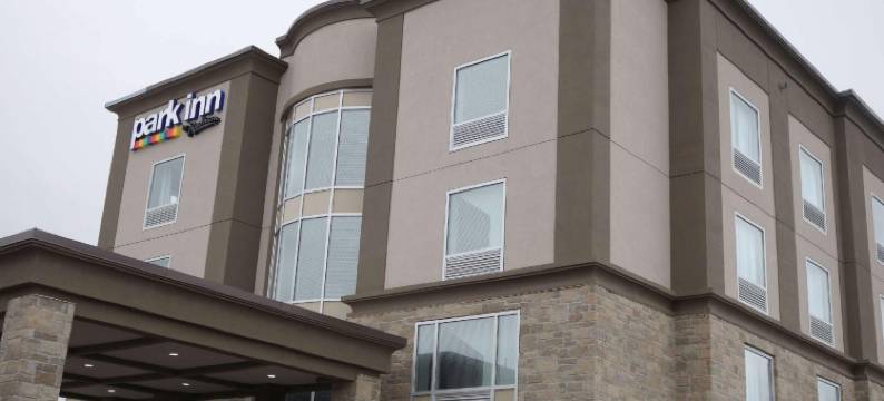布兰普顿丽柏酒店(Park Inn by Radisson Brampton, on)图片