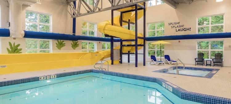 莱迪史密斯牡蛎湾麦客达温德姆酒店(Microtel Inn & Suites by Wyndham Ladysmith Oyster Bay)图片