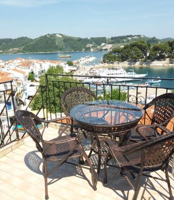 Nostalgo Hotel Overview