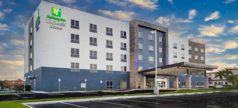 迈尔斯堡机场智选假日套房酒店(Holiday Inn Express & Suites FORT MYERS AIRPORT by IHG)图片