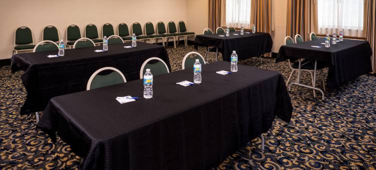 智选假日套房酒店比塞洛斯(Holiday Inn Express & Suites Bucyrus)图片