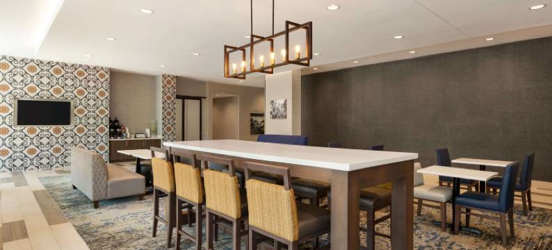 岩石丘拉昆塔温德姆套房酒店(La Quinta Inn & Suites by Wyndham Rock Hill)图片