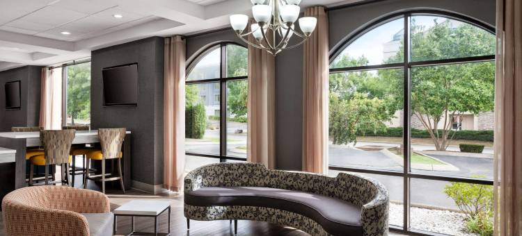 默夫里斯伯勒戴斯套房酒店(Days Inn & Suites by Wyndham Murfreesboro)图片