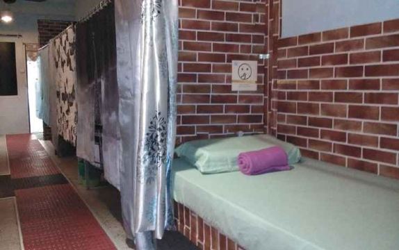 Memory Guesthouse JBHotel Overview