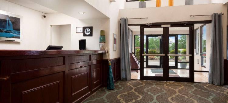 奥罗拉-内珀维尔地区速8酒店(Super 8 by Wyndham Aurora/Naperville Area)图片