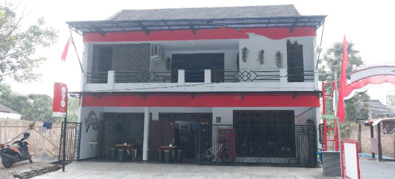 OYO-1380赛车场伊斯兰家庭旅馆(OYO 1380 Velodrome Family House Syariah)图片