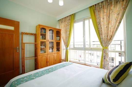 阳春三月的民宿(花照壁东街分店)