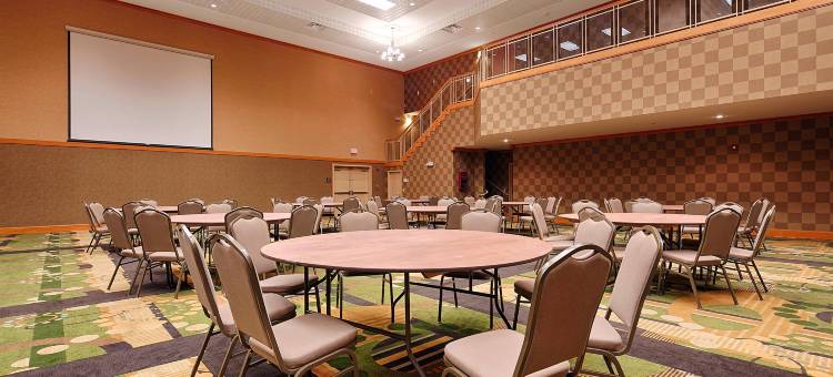 玫瑰城会议中心贝斯特韦斯特优质酒店(Best Western Plus Rose City Conference Center Inn)图片