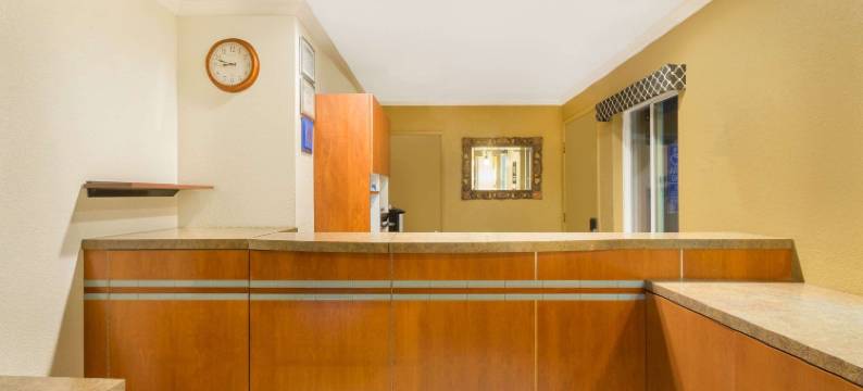 马丁内斯速8酒店(Super 8 by Wyndham Martinez)图片