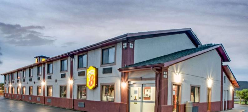 克里斯特尔莱克温德姆速8酒店(Super 8 by Wyndham Crystal Lake)图片