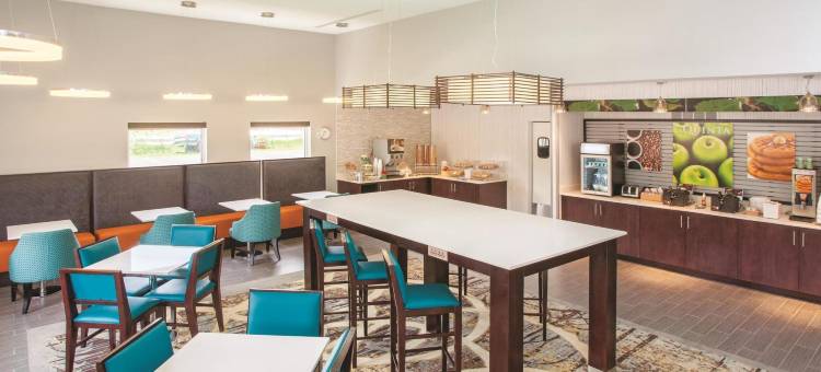 罗克福德拉昆塔温德姆套房酒店(La Quinta Inn & Suites by Wyndham Rockford)图片