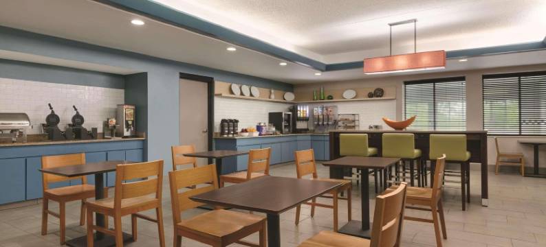 克林顿港丽怡酒店(Country Inn & Suites by Radisson, Port Clinton, Oh)图片